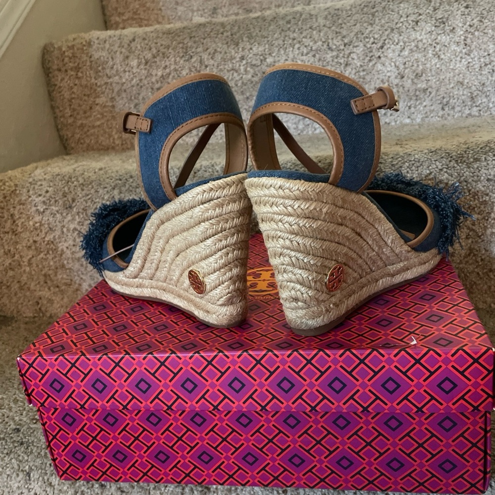 Tory Burch Women's Shaw Blue Denim Royal Tan Espadrille Wedge Sandals N3874 9.5M